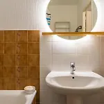 Le Pre Catelan Apartment